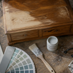 peindre un meuble merisier outils rénovation
