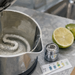 eau calcaire solution : TH et bouilloire entartrée